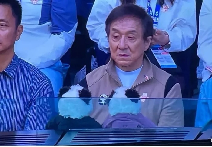 Jackie Chan Appears Tired at Australian Open Final but Shines Backstage